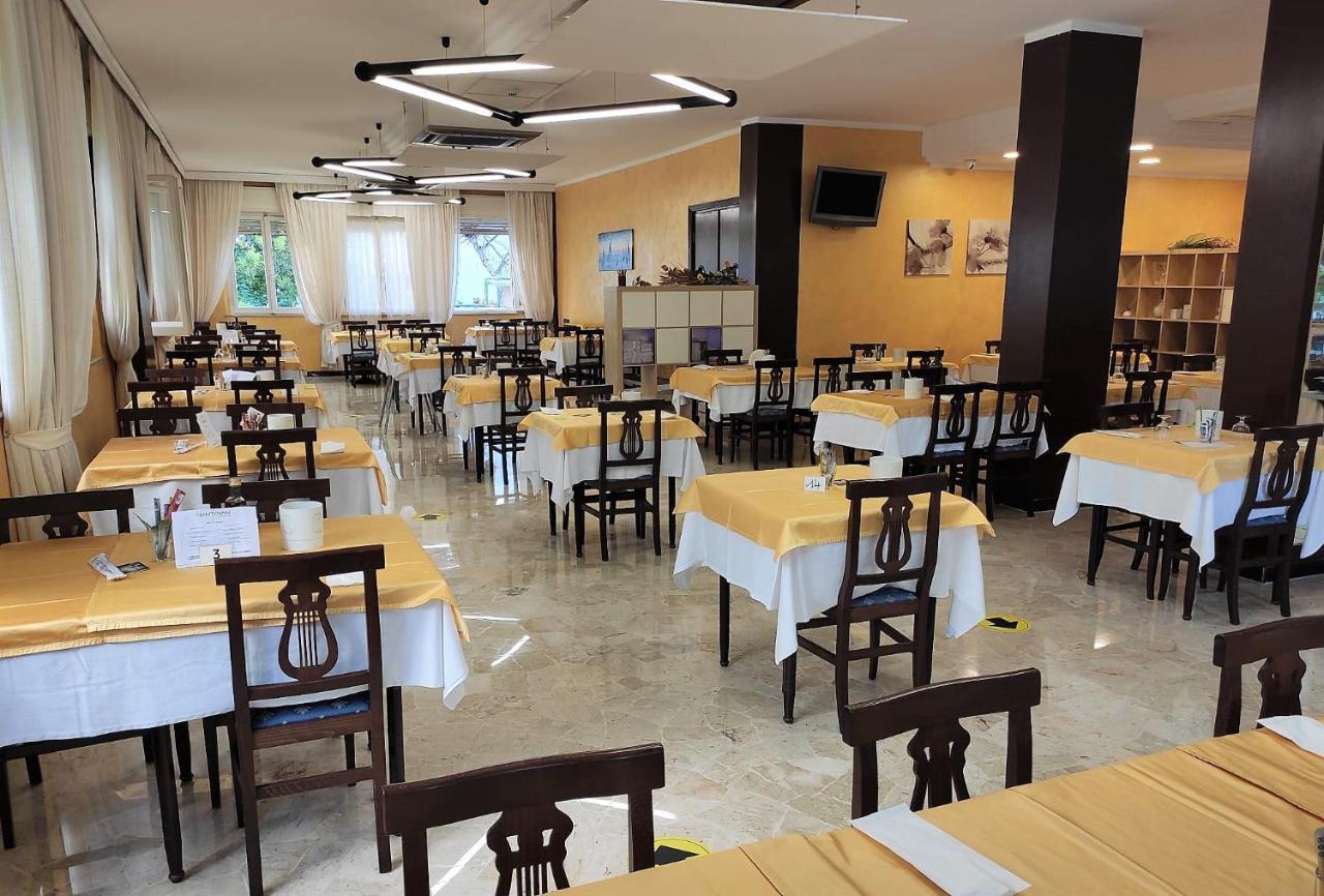 Mantovani Hotel Mariu Rimini Bagian luar foto